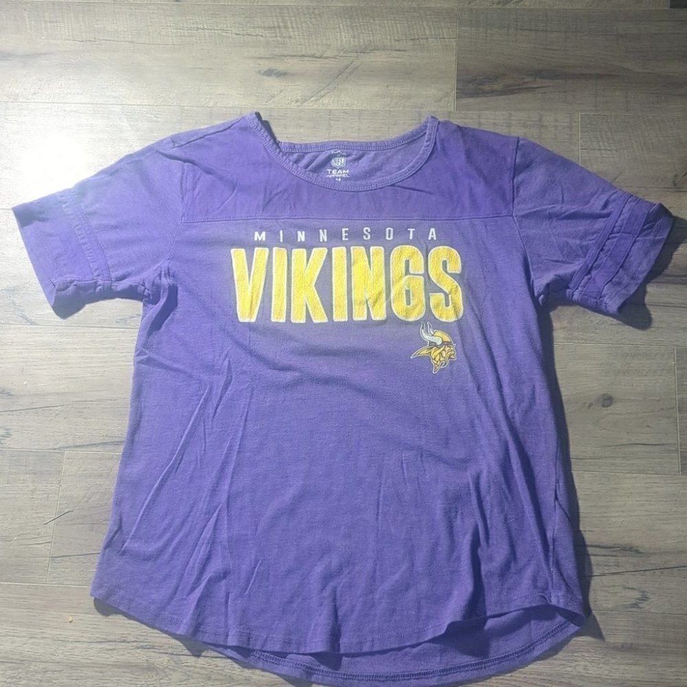 VIKINGS WOMENS Tshirt Size Medium NFL TEAM APPAREL
